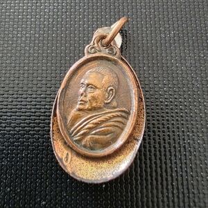 VTG Amulet of Buddha Thai Monk Luang Pu Waen Chiang Mai Providence Pendant